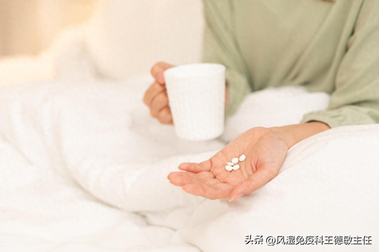 风湿科医生讲甲氨蝶呤片服用要点，记住每周固定一天吃