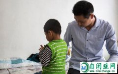 儿童自闭症如何早期识别？病因明确吗？