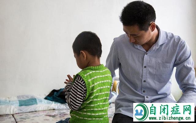 <b>自闭症孩子的十七个症状</b>