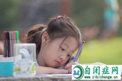 自闭症儿童需要早干预