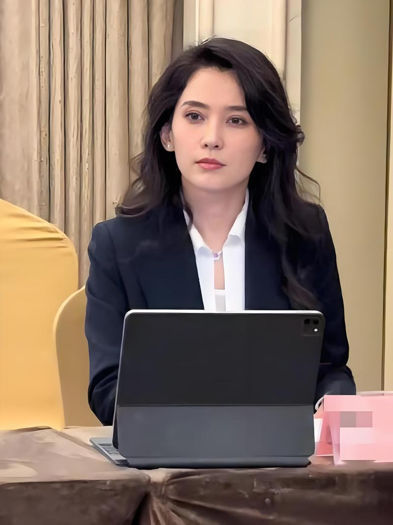 拥抱幸福的演员表和角色介绍_全部人物（拥抱幸福演员表介绍）