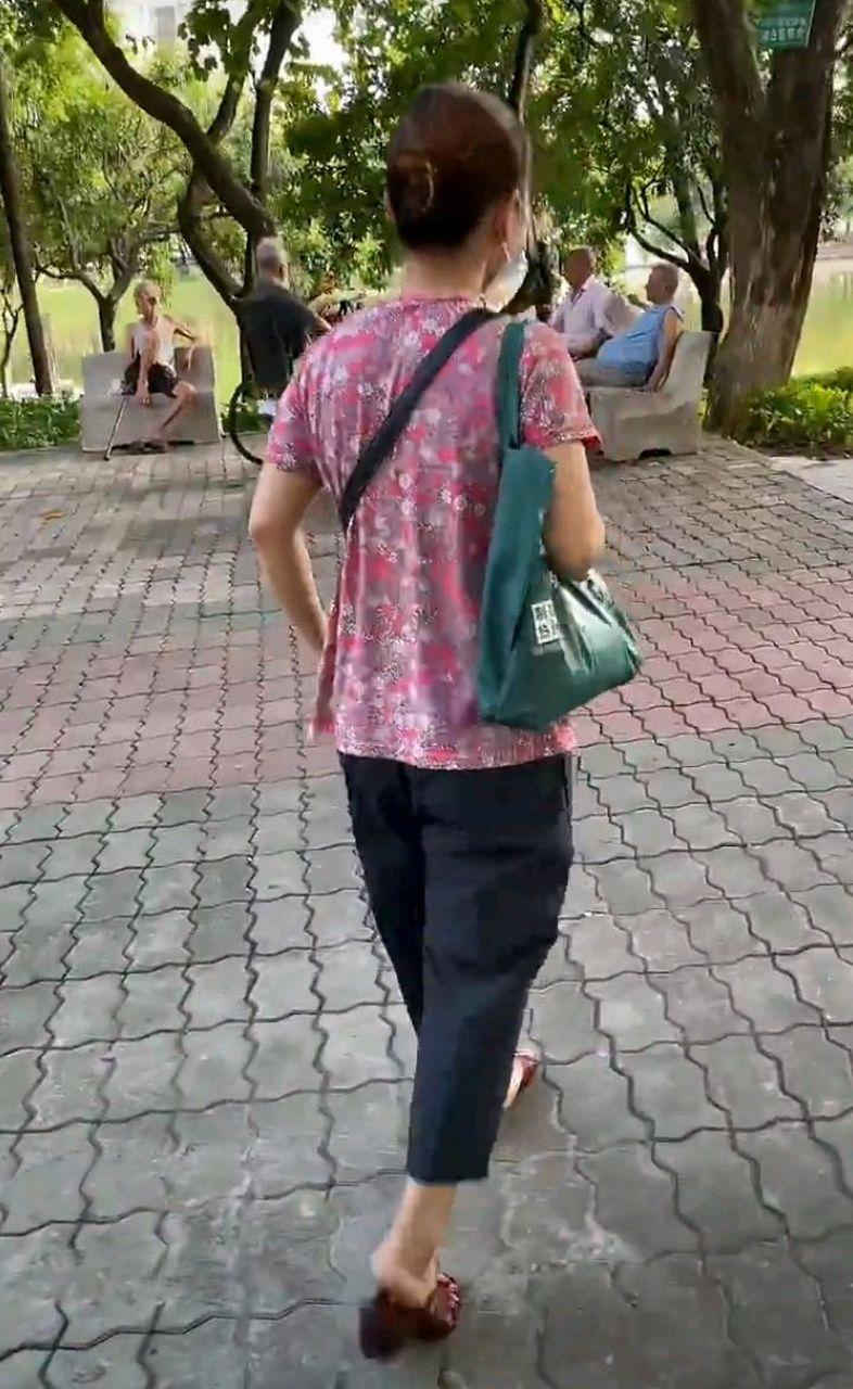 双子自闭文案短句搞笑