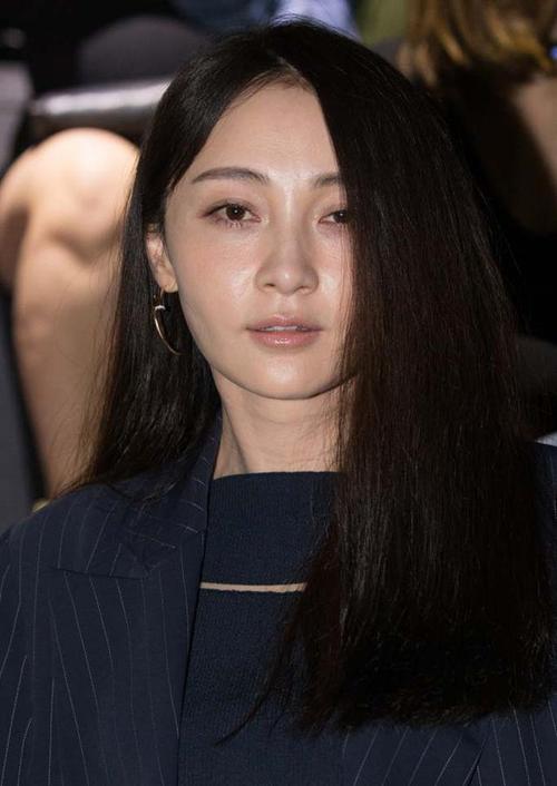 把陈奕迅唱自闭 陈奕迅自弹自唱