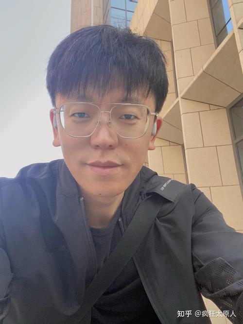 许娜京红毯摔倒近距离