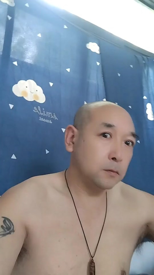 形容自闭内向的词语 形容人自闭的词语