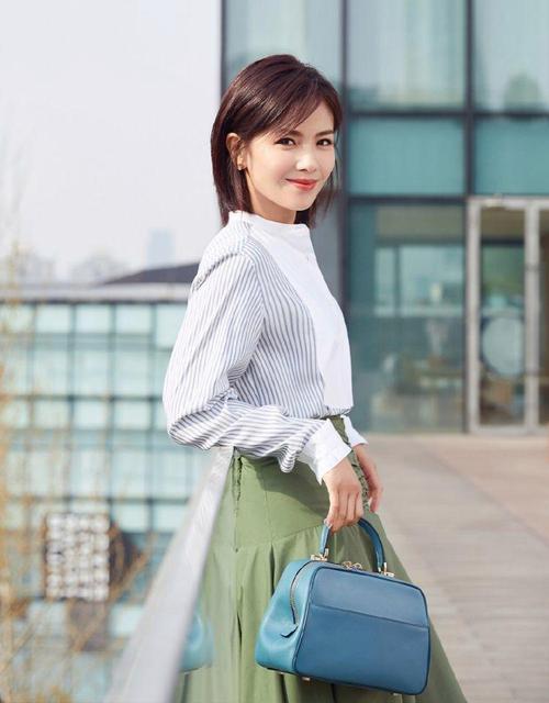 自己自闭了嗯 发现自己自闭了