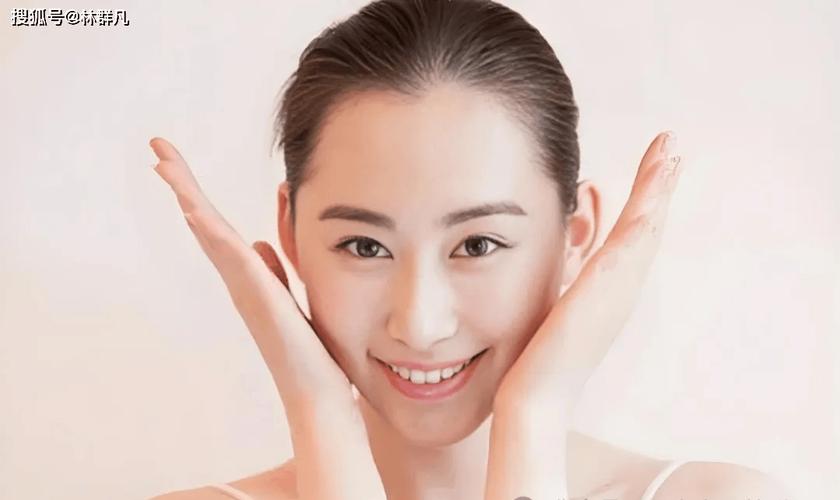 自闭到谁都在干嘛 自闭到极致
