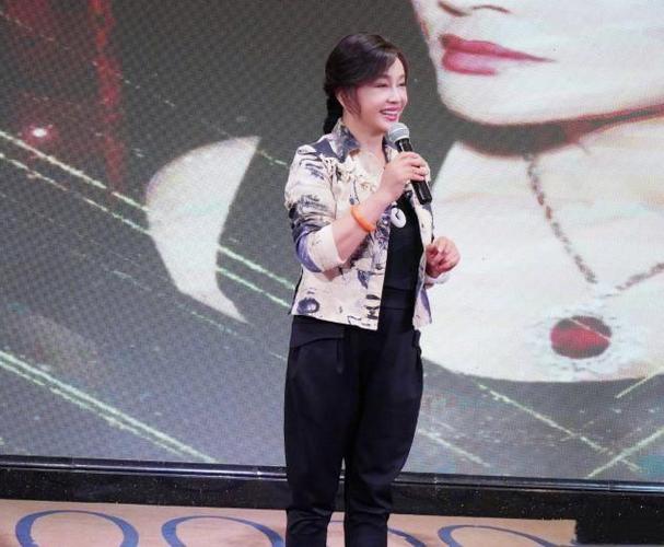 自闭且炸裂 自闭到极致