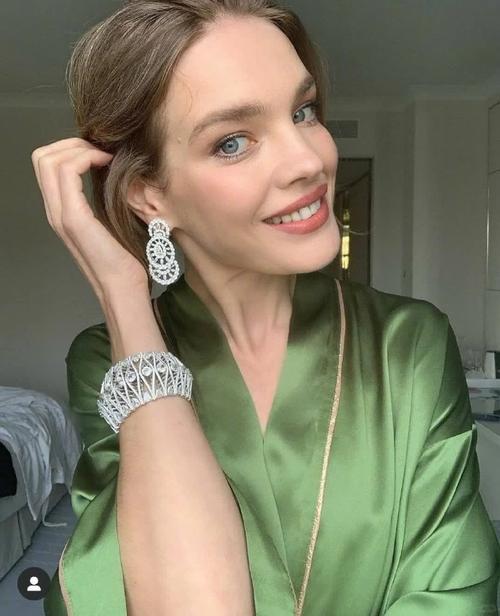 痛苦且自闭 自闭且孤独