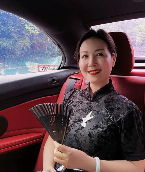 邓紫棋自闭症是真的吗