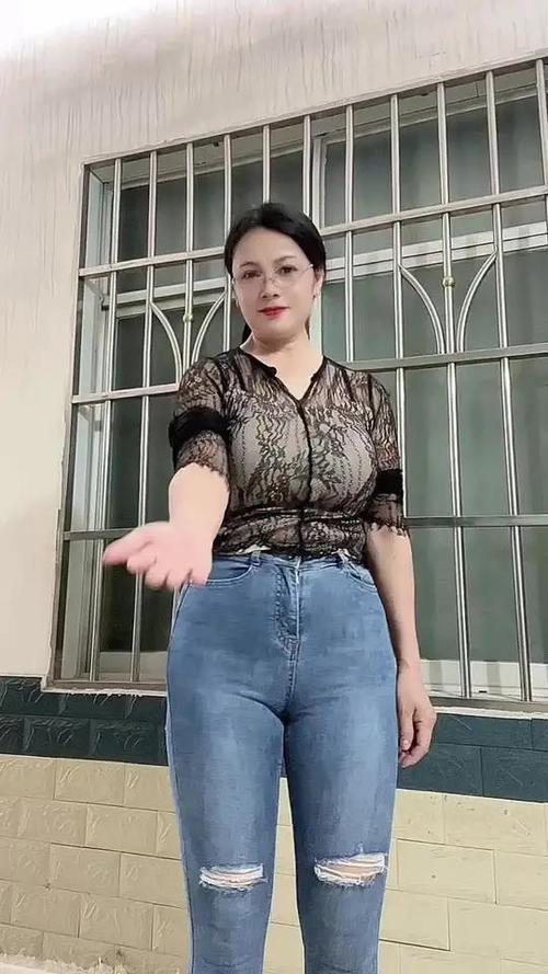 如何调方向盘间隙（方向盘怎么调节空隙）