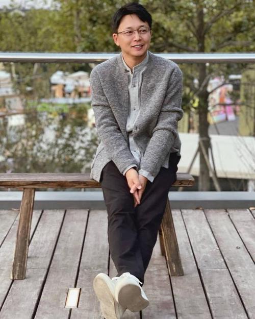 母亲培养自闭孩子 妈妈自闭