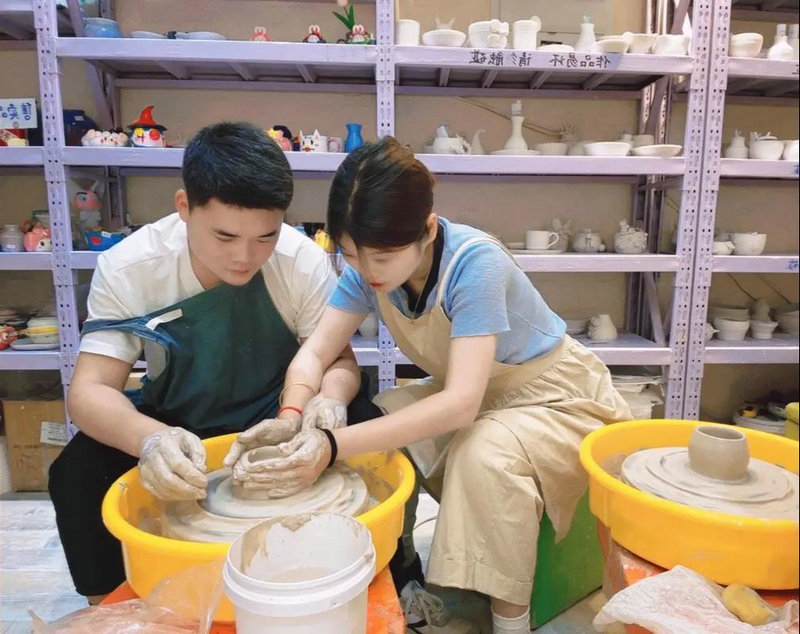 郭蔼明的个人资料简介