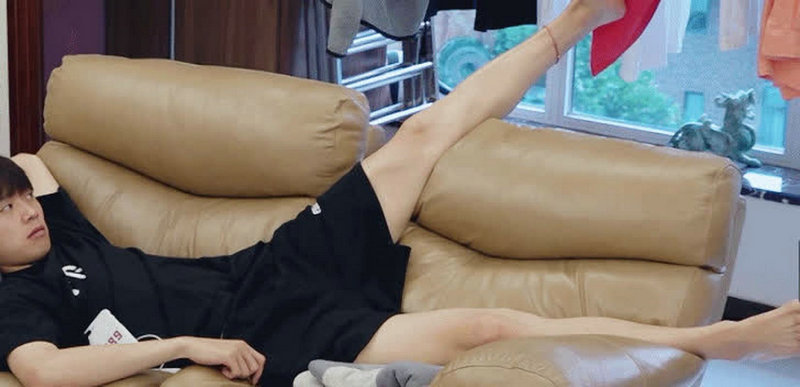 自闭男孩歌手是谁 自闭男孩歌词