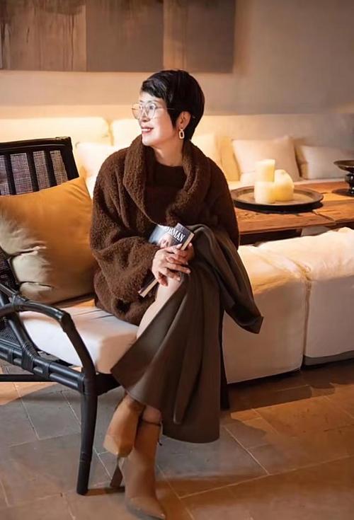 妈妈没收手机孩子自闭