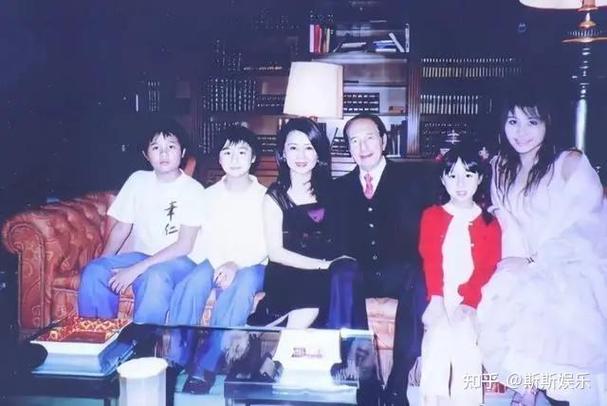 阴郁自闭的女生 阴郁的女孩