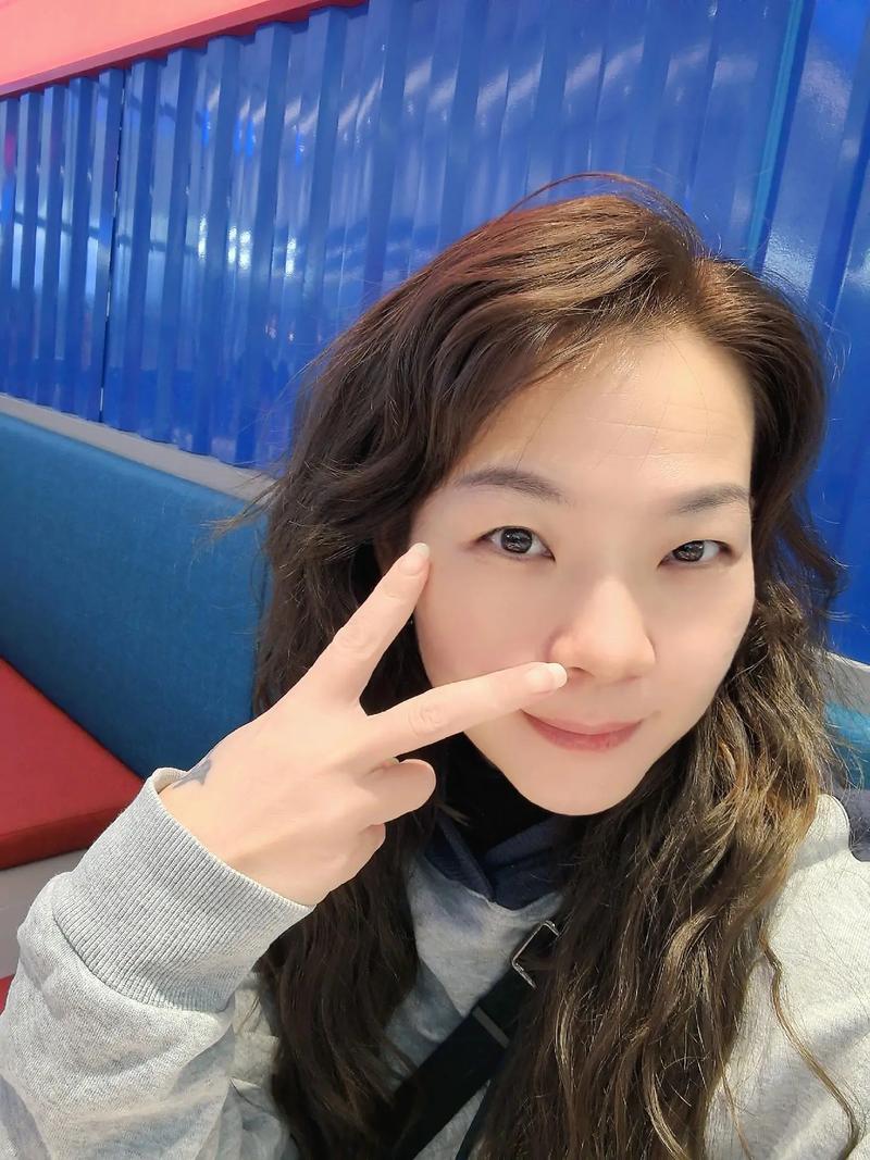 女朋友不理我难受自闭