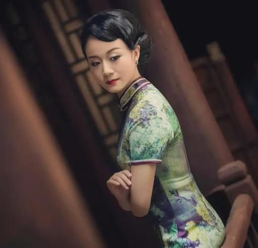 自闭少年孤辰 自闭少年什么意思