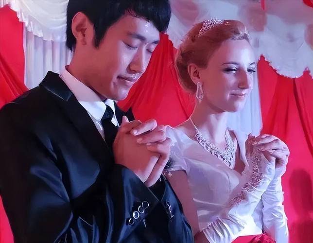 童年孤独症就是自闭症吗