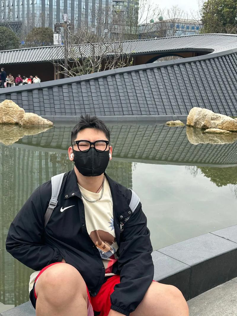 男人有点自闭怎么引导他 男人有点自闭怎么引导他
