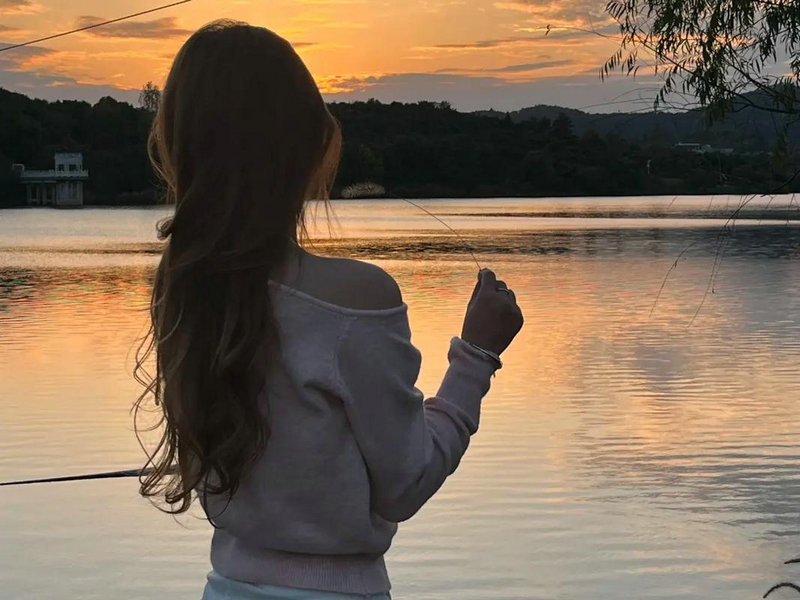 自律自闭自卑自爱自愈