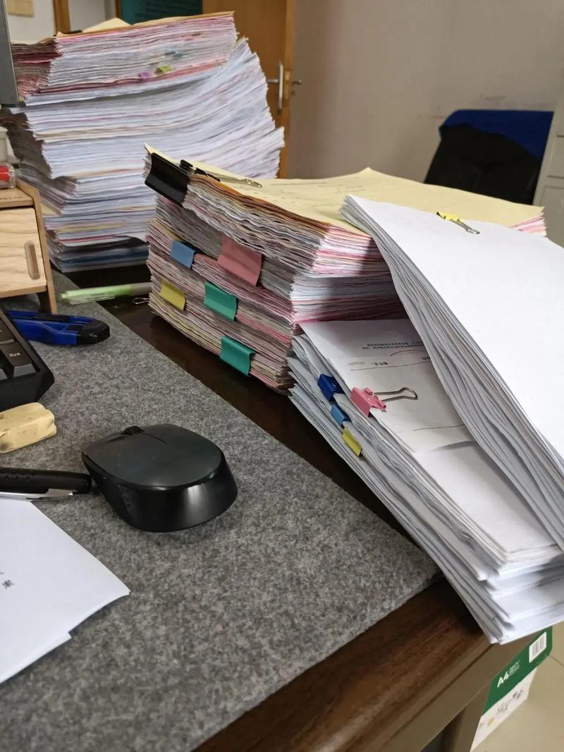 生活不易幸福自闭_生活不易易自闭 下一句是什么