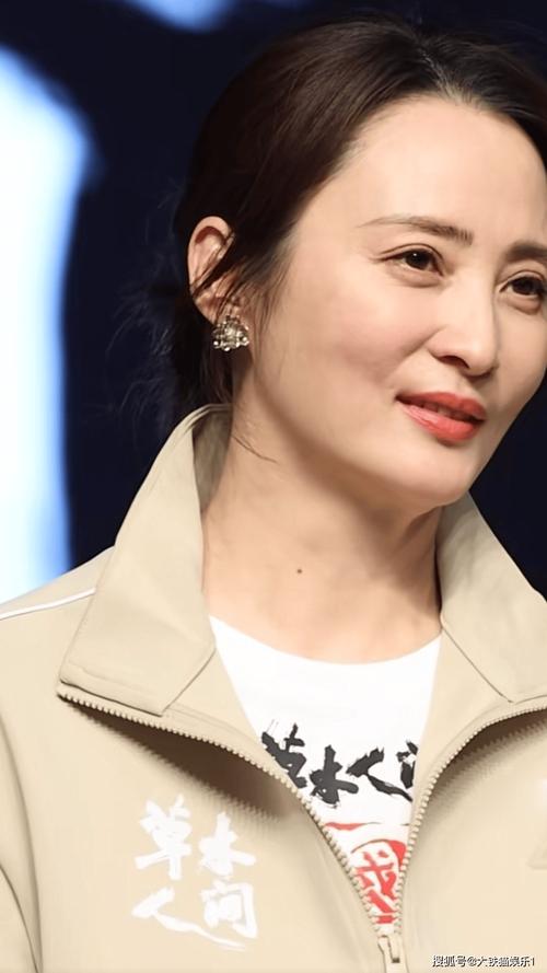 咖啡屋歌词 千百惠走过咖啡屋歌词