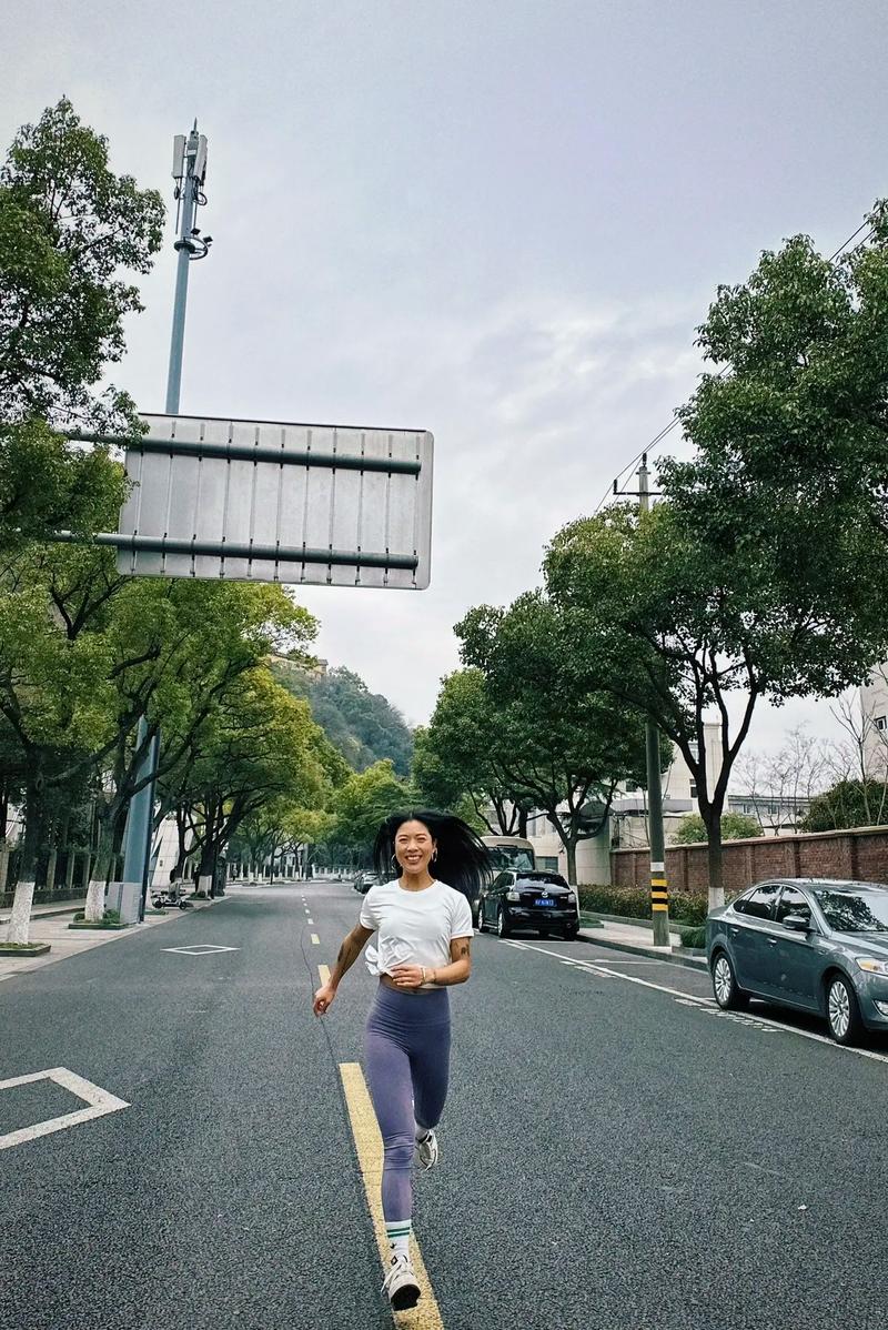 玻璃杯吉他谱_玻璃吉他谱自由散漫