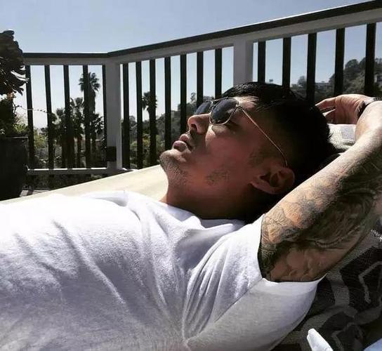 思维跳跃自闭症_自闭逻辑思维如何训练