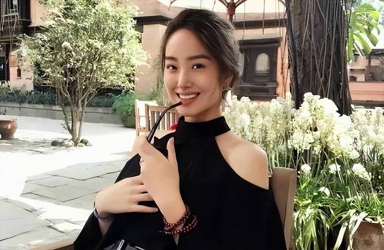 袖珍女孩与自闭男孩(袖珍男孩儿)