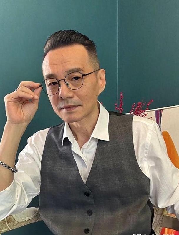 孤独逐渐自闭的句子(孤独到自闭)