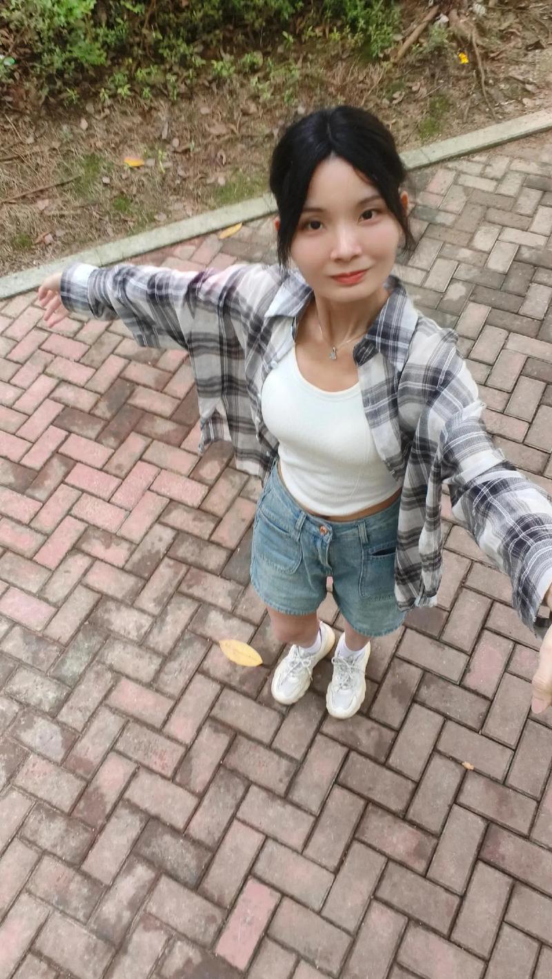自闭症女孩约会突然自闭